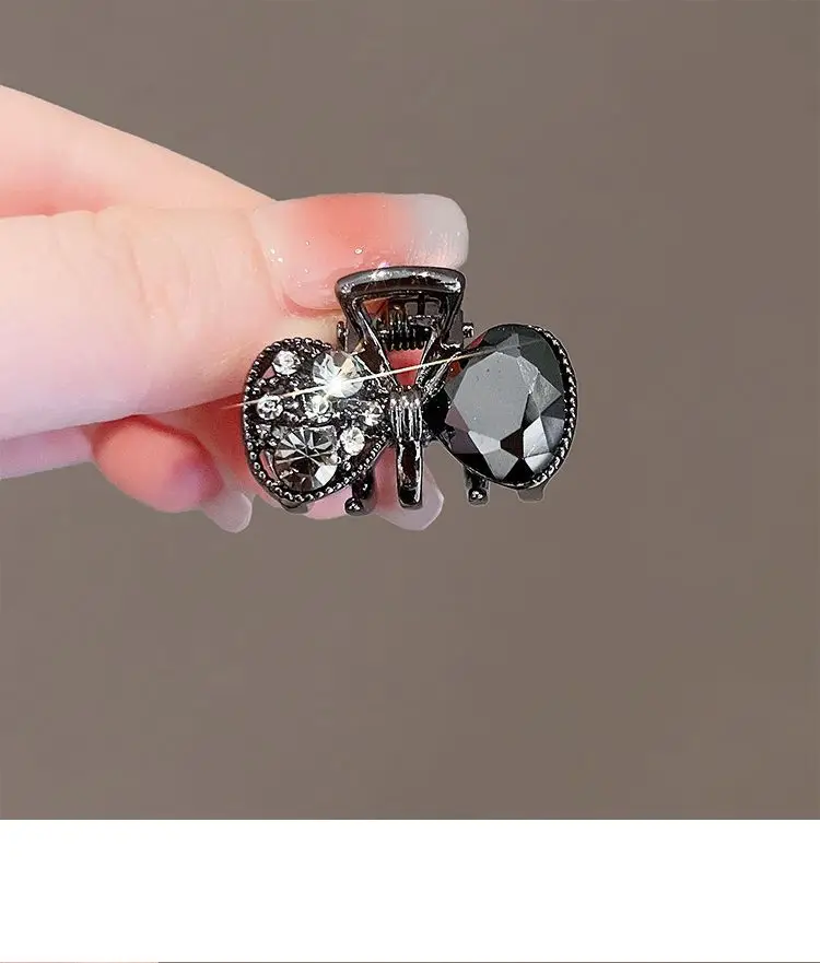 Obsidian Crystal Bow Shark Clip for Women — feature 6