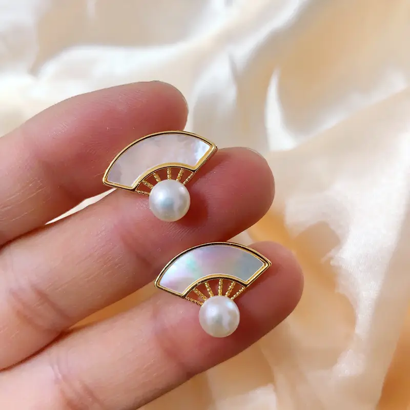 Natural Freshwater Pearl Earrings New Style Shell Small Fan Retro Elegant — feature 12