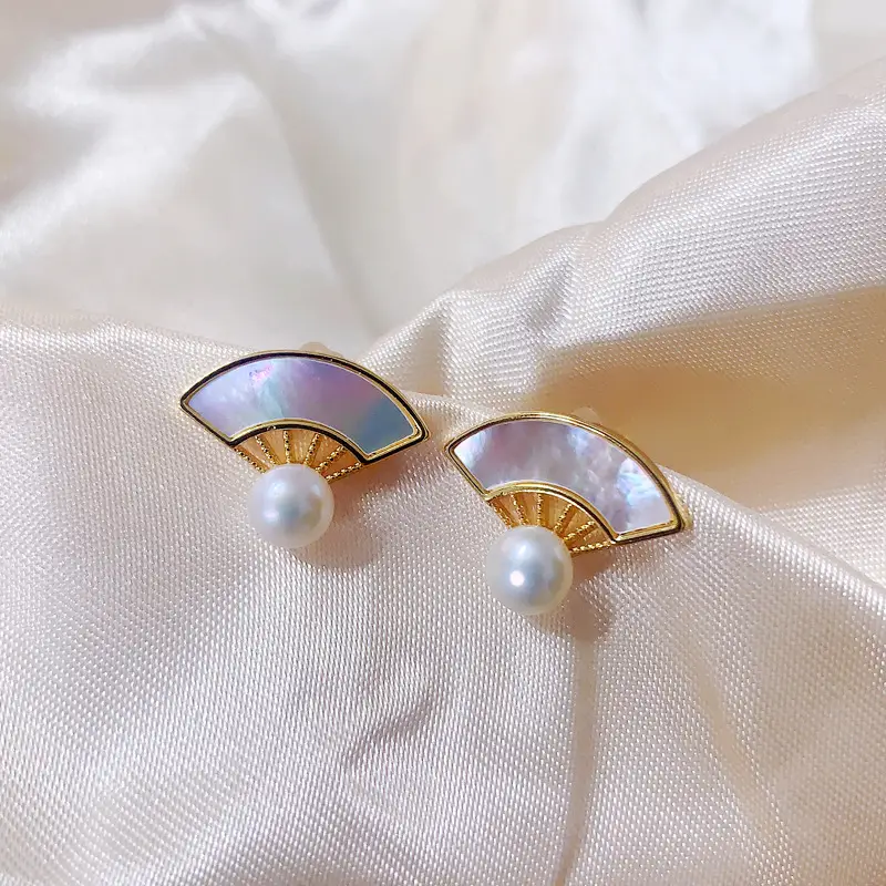 Natural Freshwater Pearl Earrings New Style Shell Small Fan Retro Elegant — feature 13