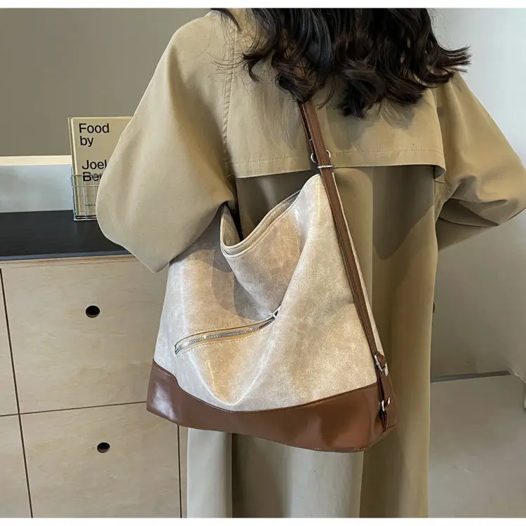 Retro Large Capacity Women's Tote Bag Brown Beige — feature 8