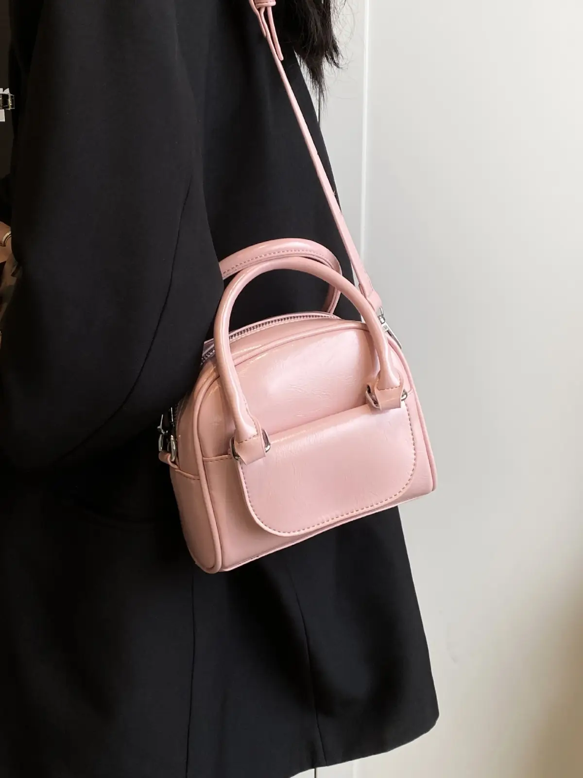 2023 New Black Women's Shoulder Messenger Bag