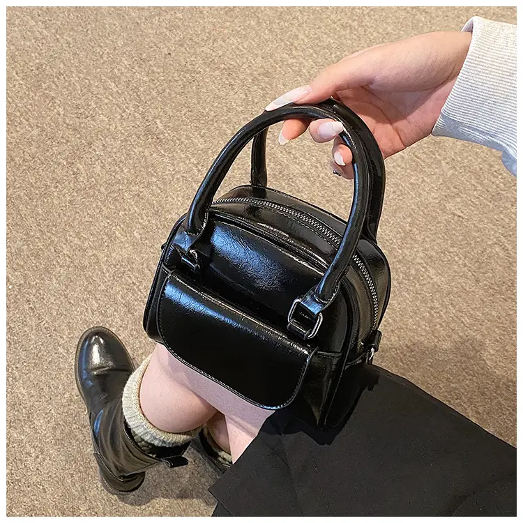 2023 New Black Women's Shoulder Messenger Bag — feature 18