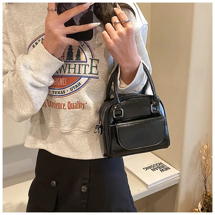 2023 New Black Women's Shoulder Messenger Bag — feature 23