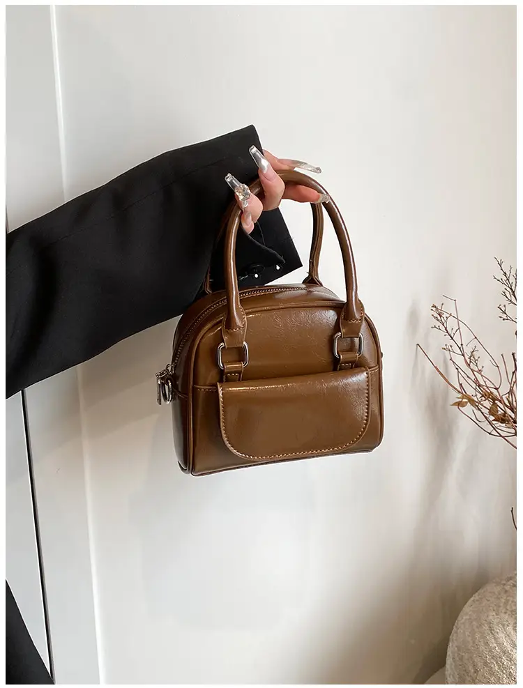 2023 New Black Women's Shoulder Messenger Bag — feature 30