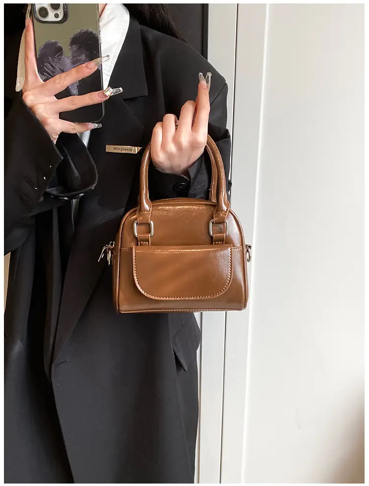 2023 New Black Women's Shoulder Messenger Bag — feature 31