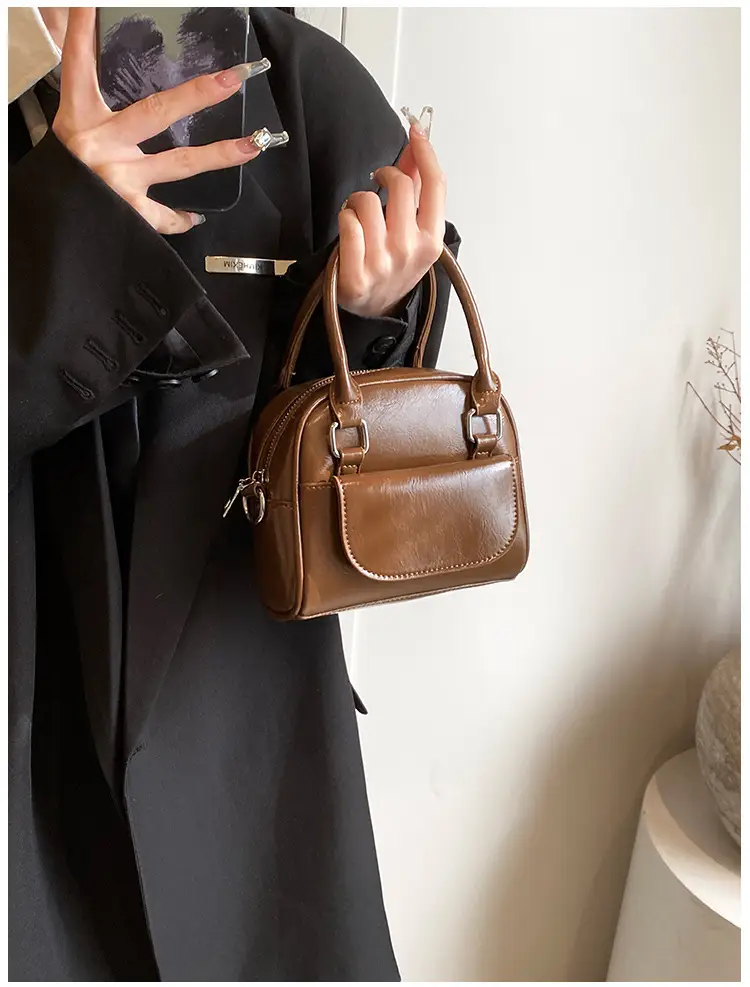 2023 New Black Women's Shoulder Messenger Bag — feature 32