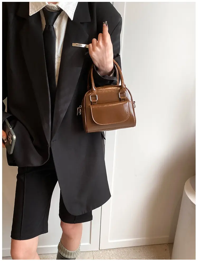 2023 New Black Women's Shoulder Messenger Bag — feature 33