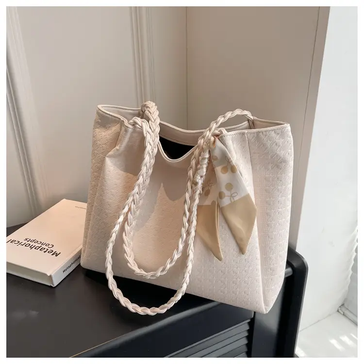 Women's High-End Western Tote Bag Beige 2023 — feature 17