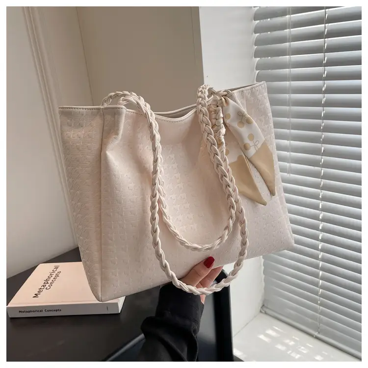 Women's High-End Western Tote Bag Beige 2023 — feature 18