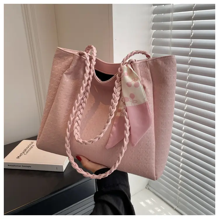 Women's High-End Western Tote Bag Beige 2023 — feature 19