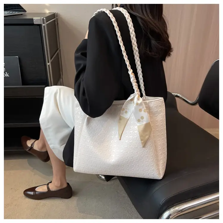 Women's High-End Western Tote Bag Beige 2023 — feature 24