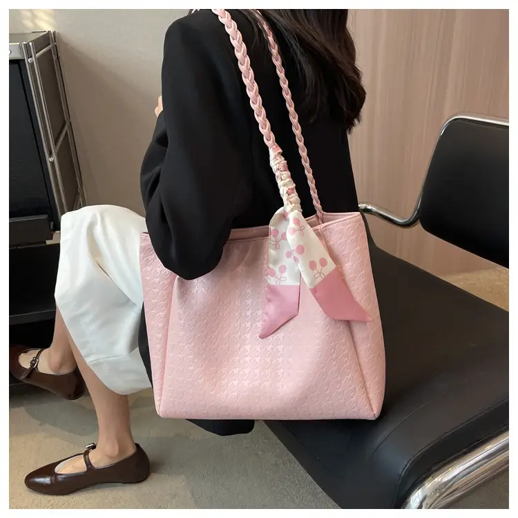 Women's High-End Western Tote Bag Beige 2023 — feature 27