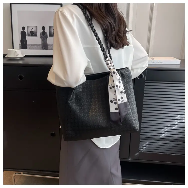 Women's High-End Western Tote Bag Beige 2023 — feature 30
