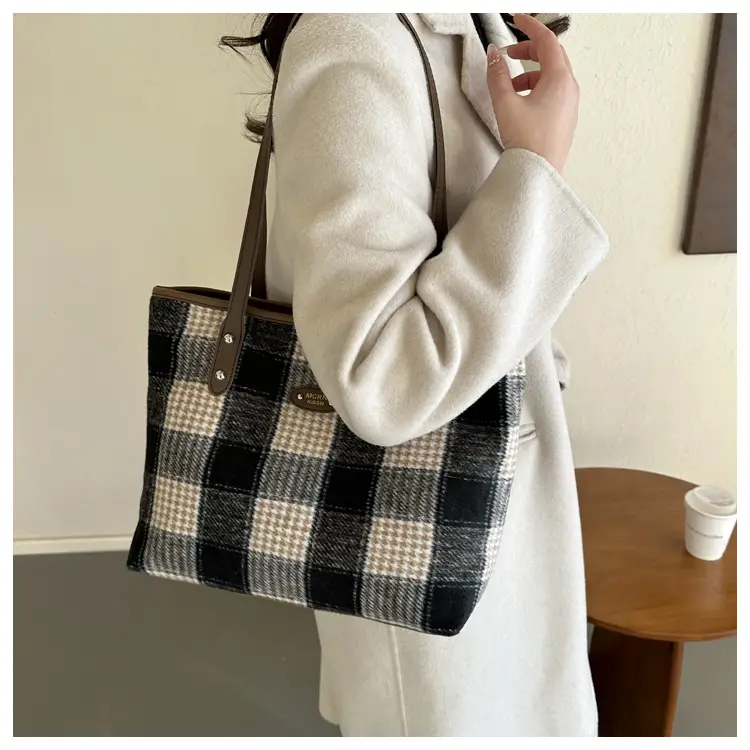 Korean-Style Plaid Shoulder Bag for Women 2026 — feature 11