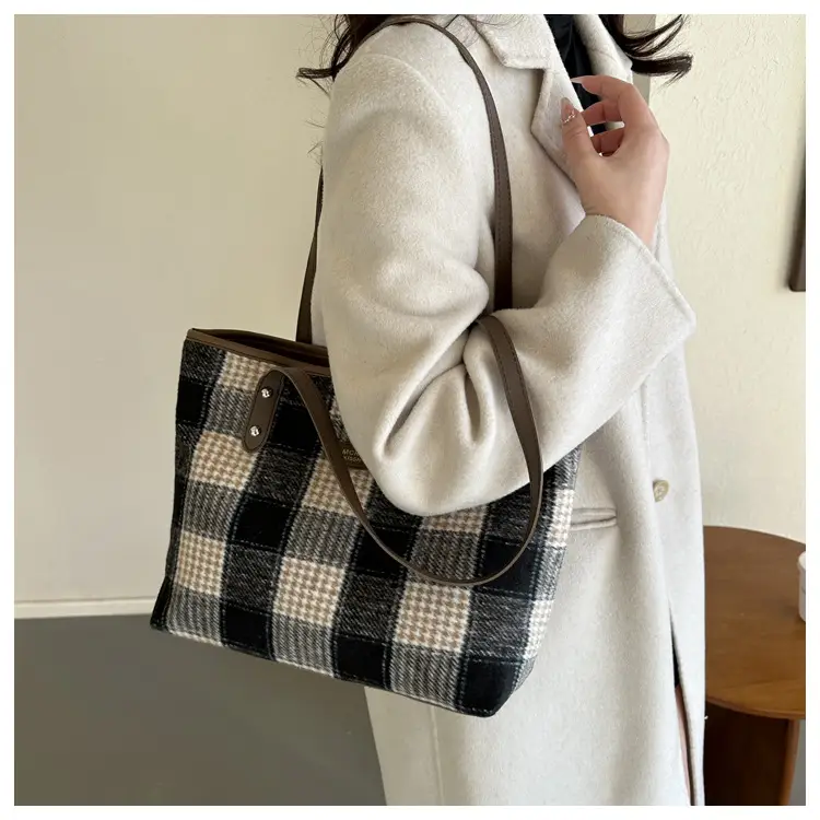 Korean-Style Plaid Shoulder Bag for Women 2026 — feature 12