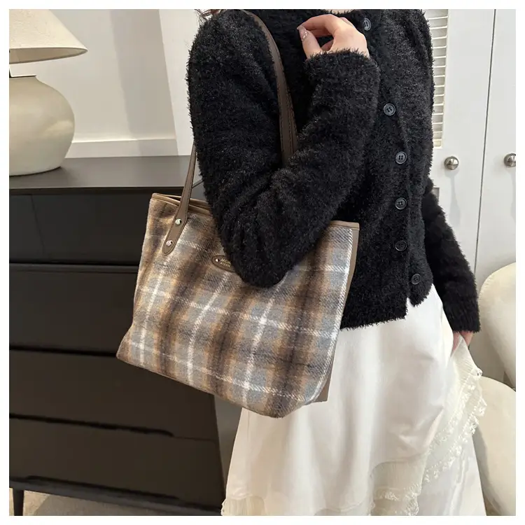 Korean-Style Plaid Shoulder Bag for Women 2026 — feature 16
