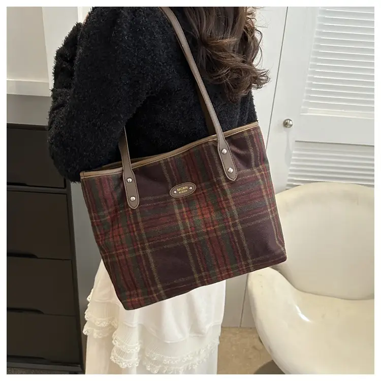 Korean-Style Plaid Shoulder Bag for Women 2026 — feature 18