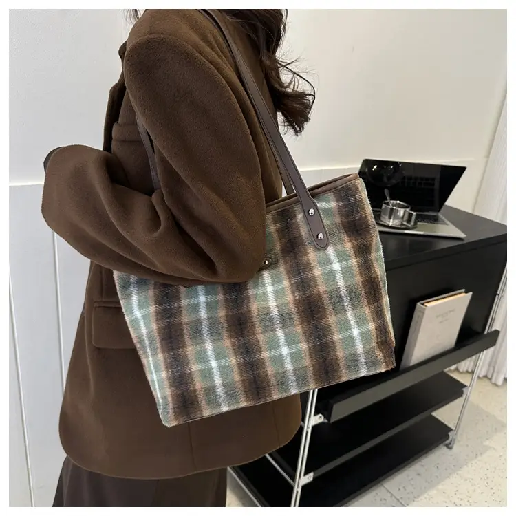 Korean-Style Plaid Shoulder Bag for Women 2026 — feature 22