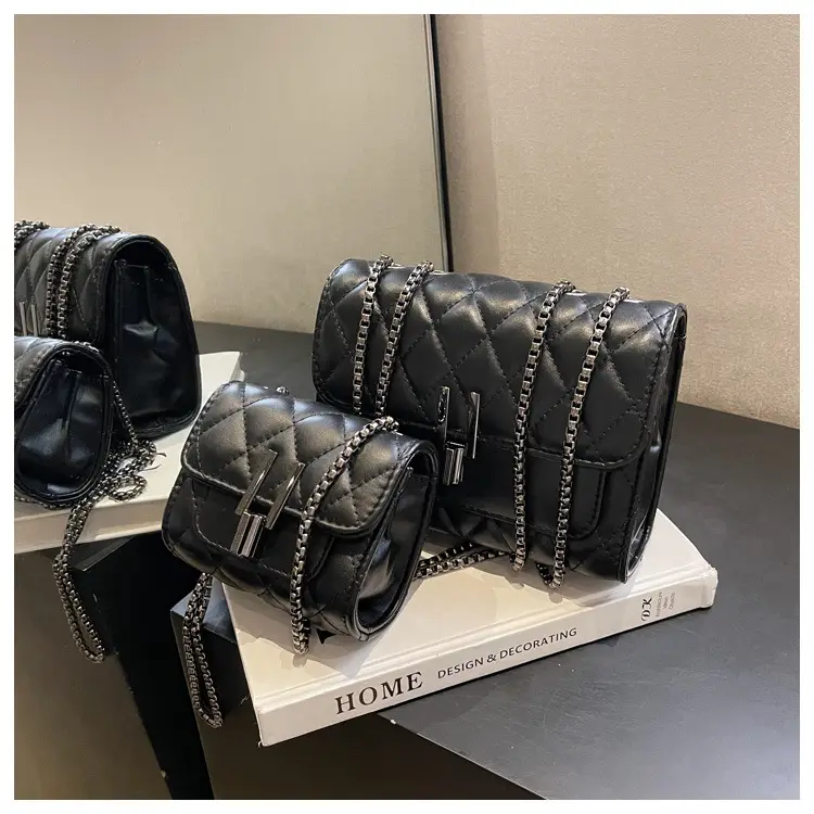 2023 Rhombus Chain Shoulder Messenger Bag Black — feature 14