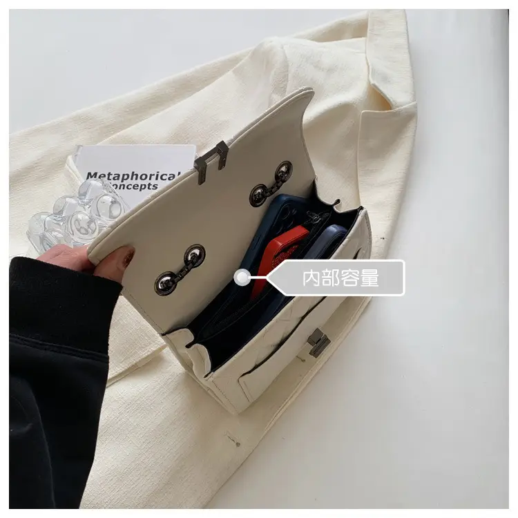 2023 Rhombus Chain Shoulder Messenger Bag Black — feature 8