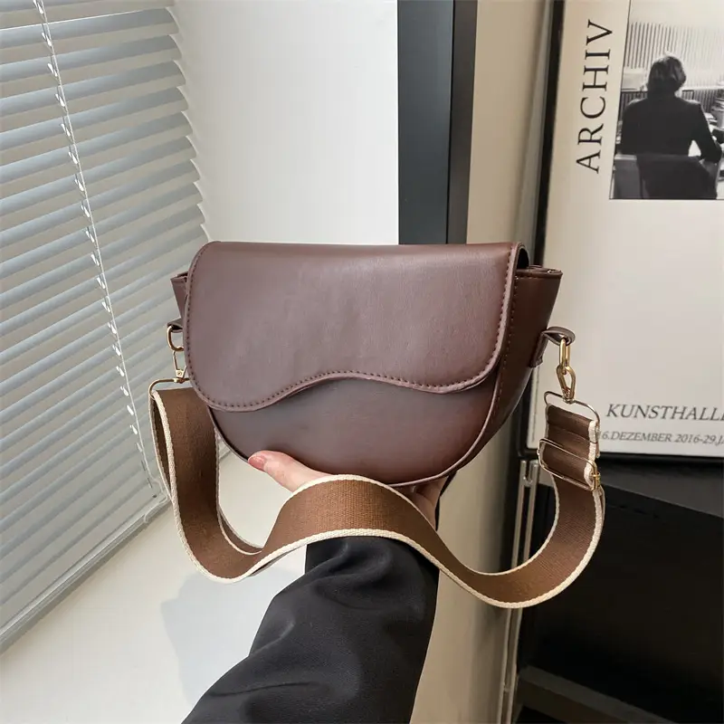 Korean Style Beige Shoulder Messenger Bag for Women - Image 8