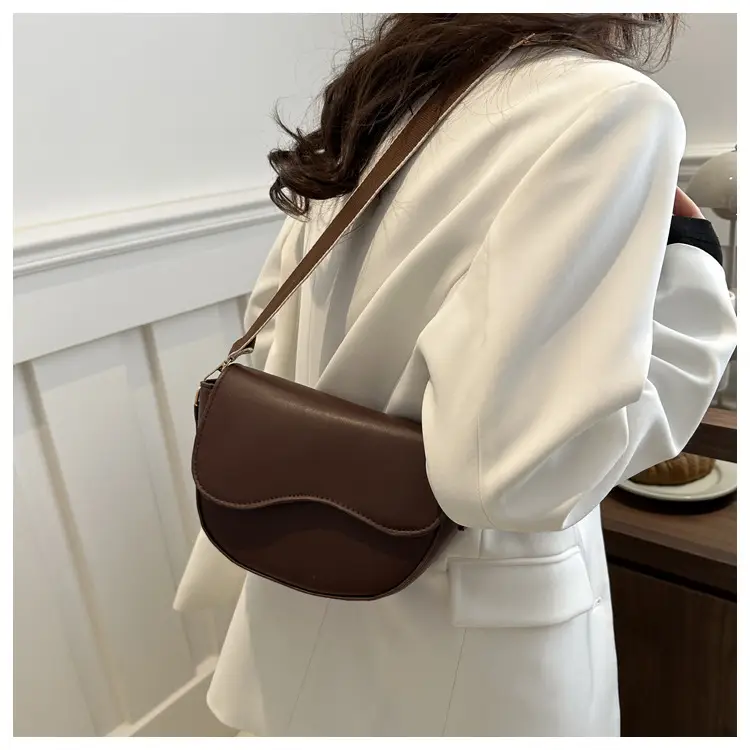 Korean Style Beige Shoulder Messenger Bag for Women — feature 10