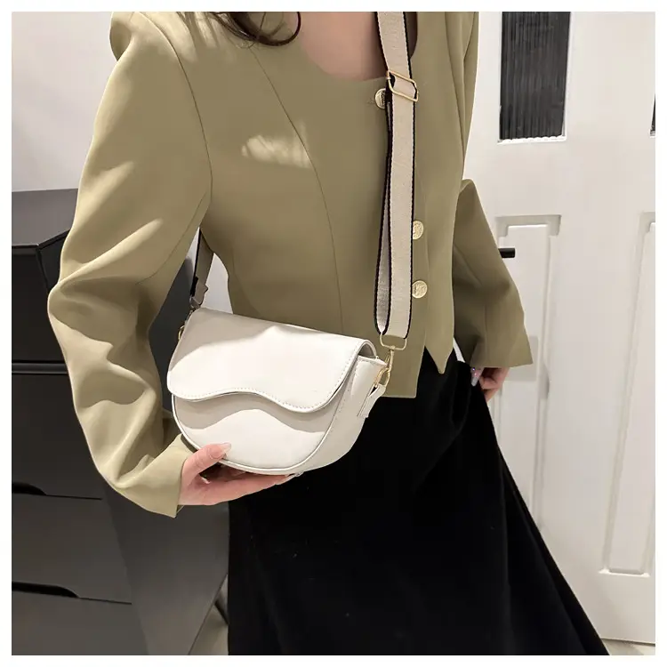 Korean Style Beige Shoulder Messenger Bag for Women — feature 18