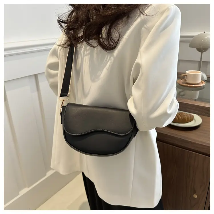 Korean Style Beige Shoulder Messenger Bag for Women — feature 9