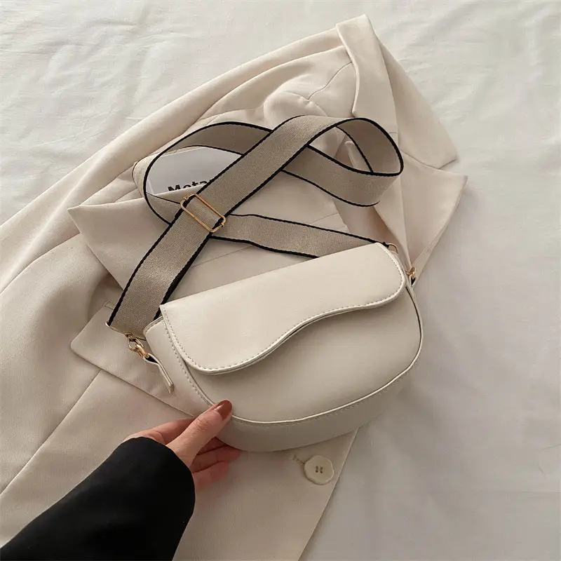 Korean Style Beige Shoulder Messenger Bag for Women - Image 2