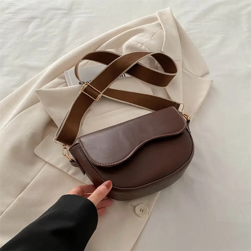 Korean Style Beige Shoulder Messenger Bag for Women - Image 4