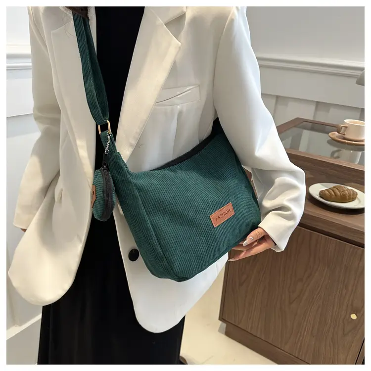 Black Korean Style Shoulder Messenger Bag 2024 — feature 12