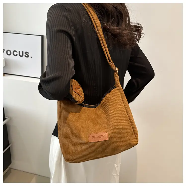 Black Korean Style Shoulder Messenger Bag 2024 — feature 17