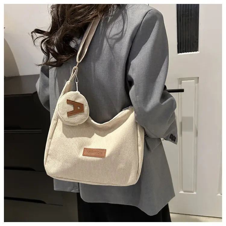 Black Korean Style Shoulder Messenger Bag 2024 — feature 21