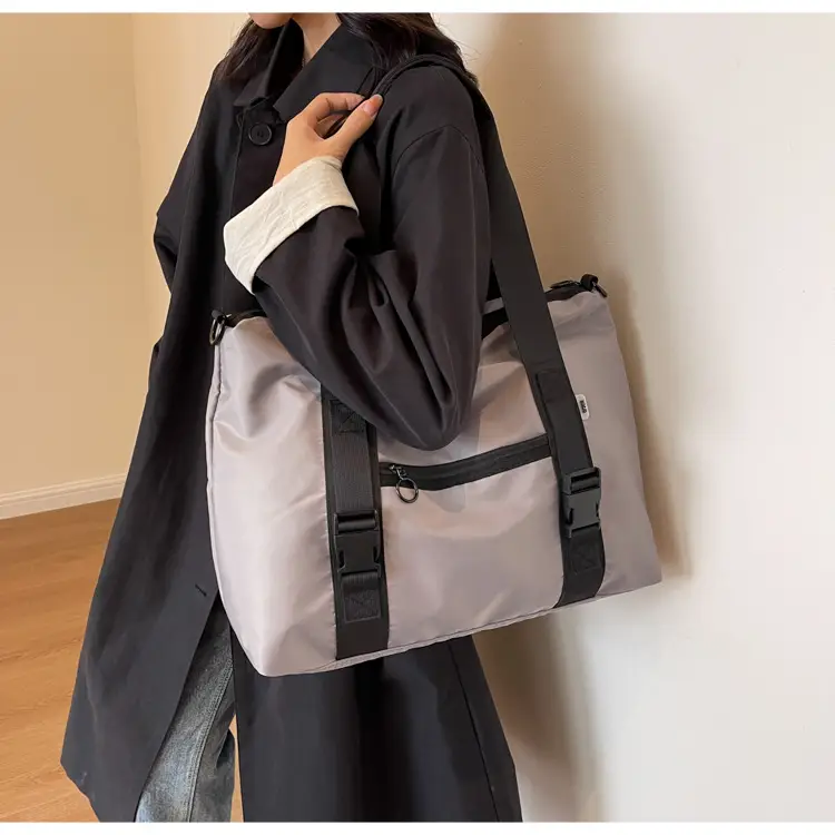 Women Large Capacity Nylon Shoulder Messenger Bag 2023 — feature 15