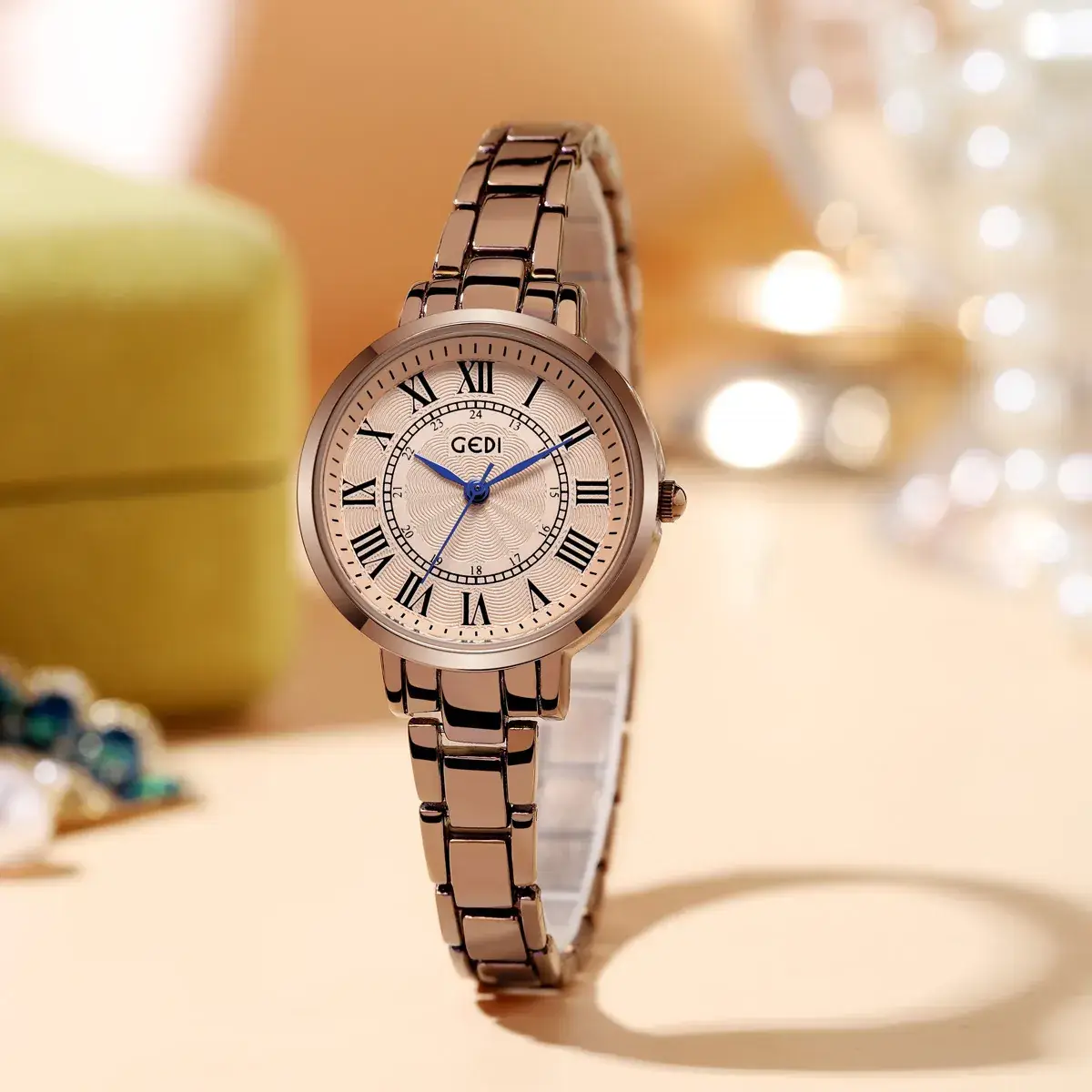 Women's Retro Quartz Watch with Stainless Steel Band - Image 6