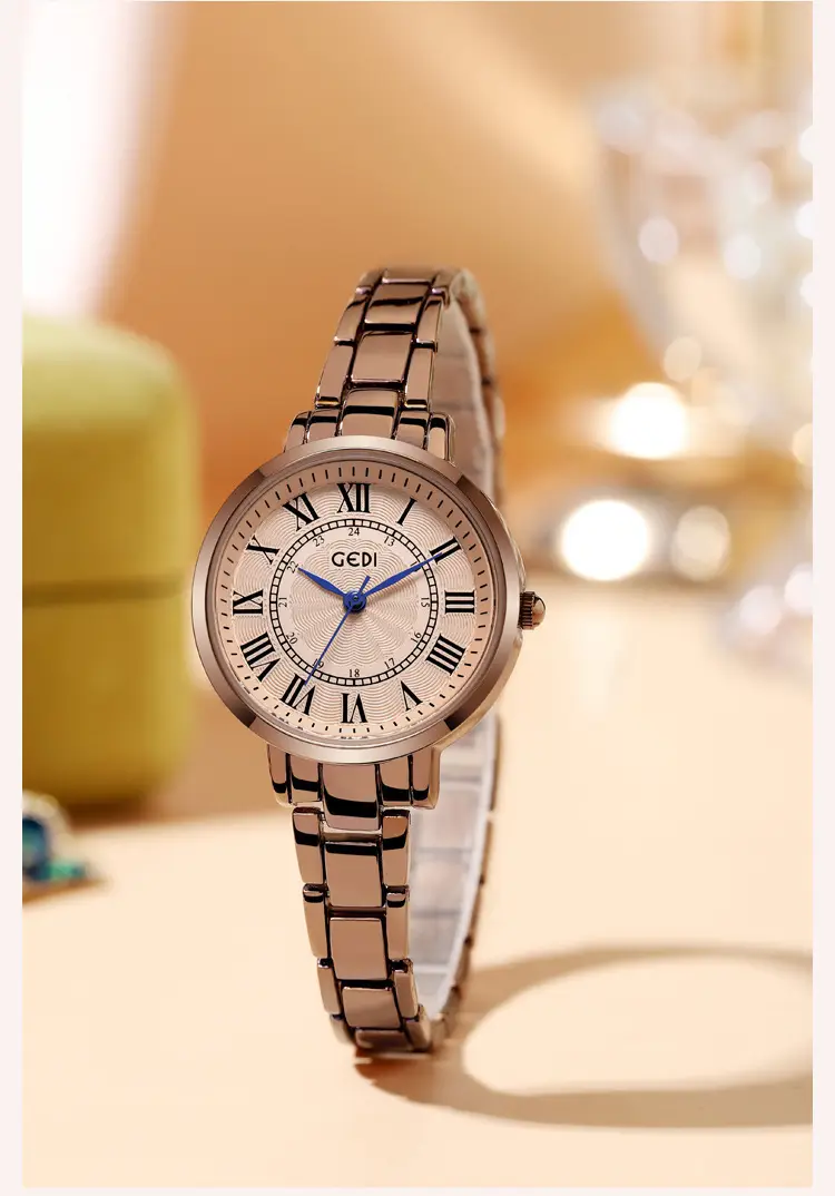 Women's Retro Quartz Watch with Stainless Steel Band — feature 14