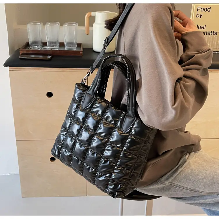 White Quilted Women's Shoulder Messenger Bag 2024 — feature 21