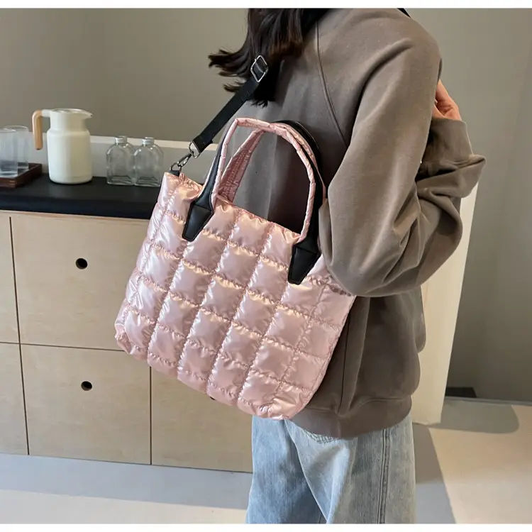 White Quilted Women's Shoulder Messenger Bag 2024 — feature 24