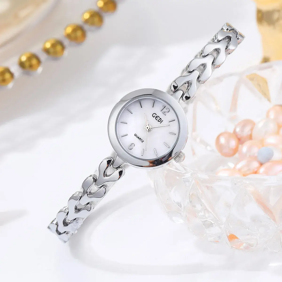 Goldie Fashion Women's Quartz Watch New Design Stylish Versatile - Image 5