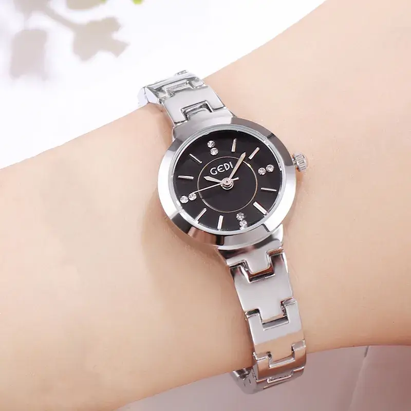 Women's Elegant Quartz Watch with Diamond-Embedded Bracelet