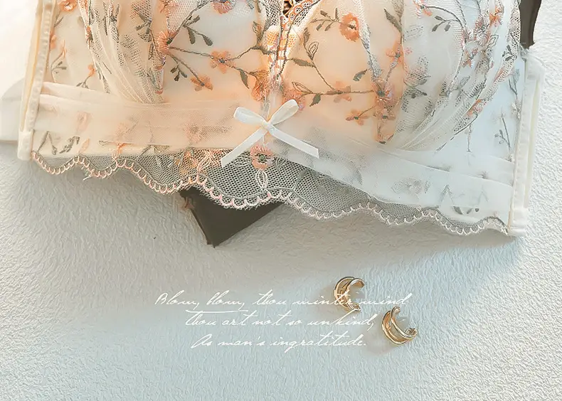 Black Floral Wireless Push Up Bra for Women — feature 10