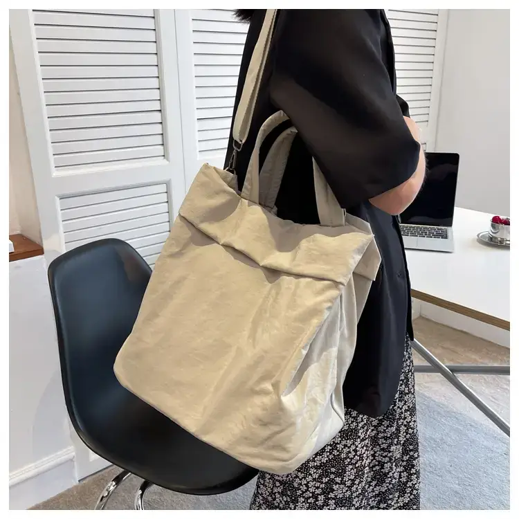 Lulul Women's Ultra-Light Nylon Shoulder Bag Beige — feature 11