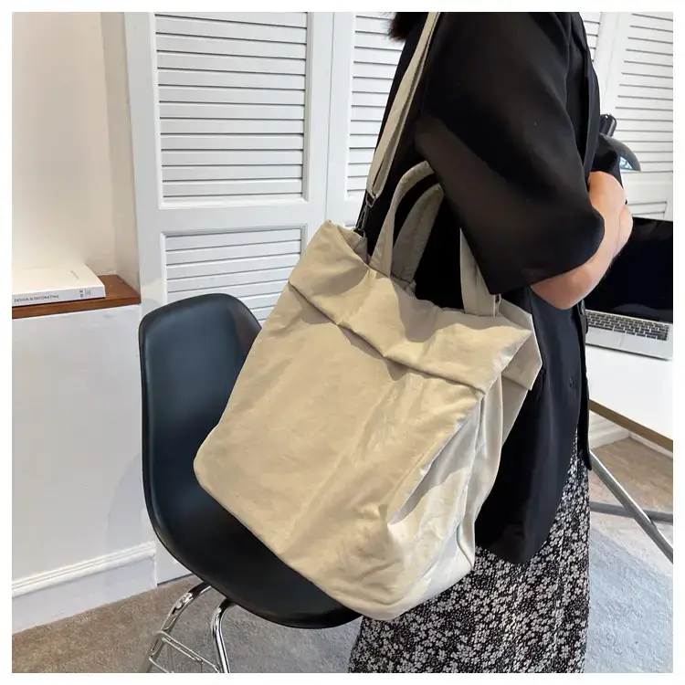 Lulul Women's Ultra-Light Nylon Shoulder Bag Beige — feature 12