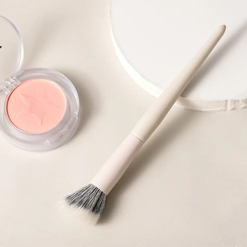 Cangzhou Wool Blush Brush with Fine Spine — feature 11