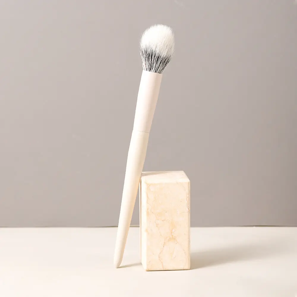 Cangzhou Wool Blush Brush with Fine Spine — feature 8