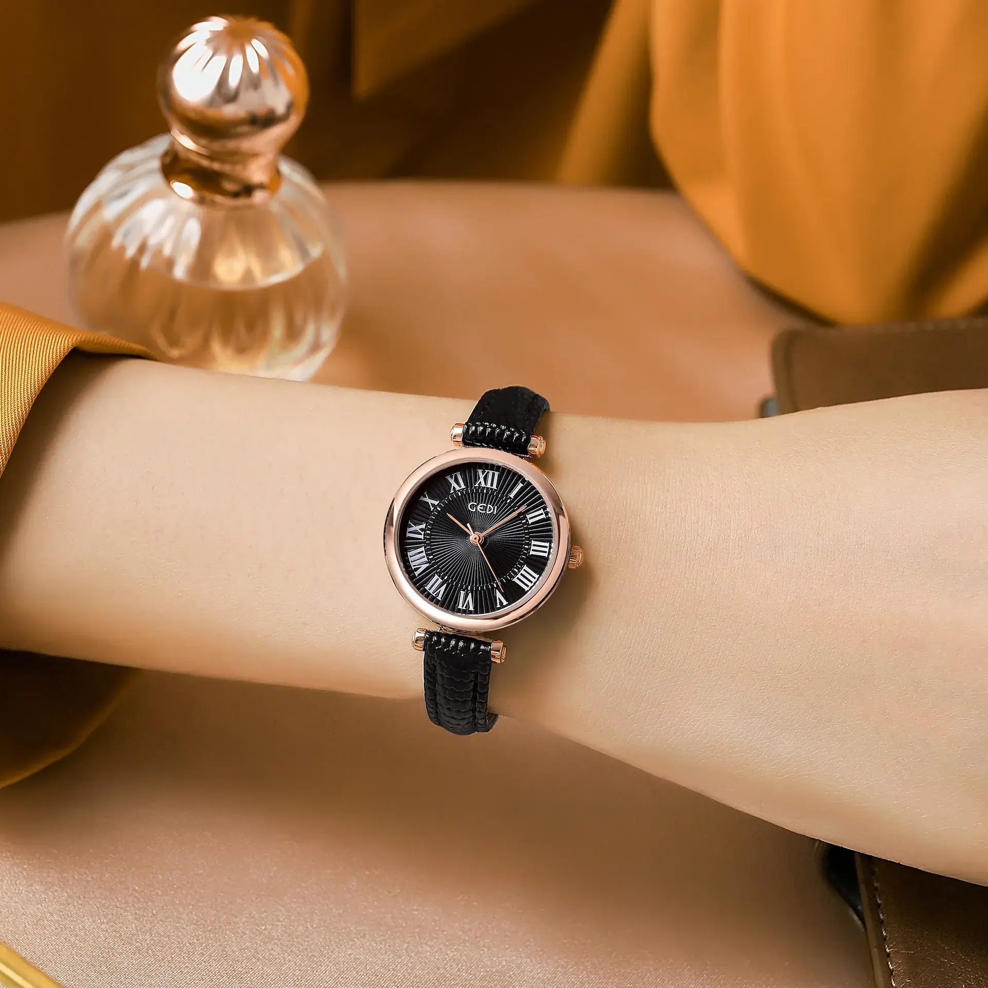Gedi Retro Women's Watch Small Quartz Belt Watch - Image 8