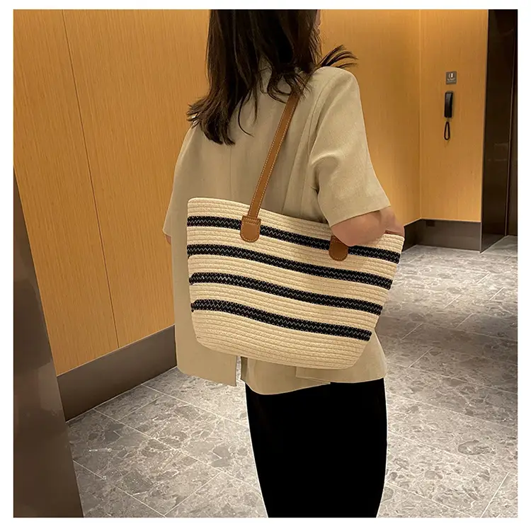 Women Woven Straw Shoulder Bag Large Capacity Textured Commuter Beach Bag — feature 27