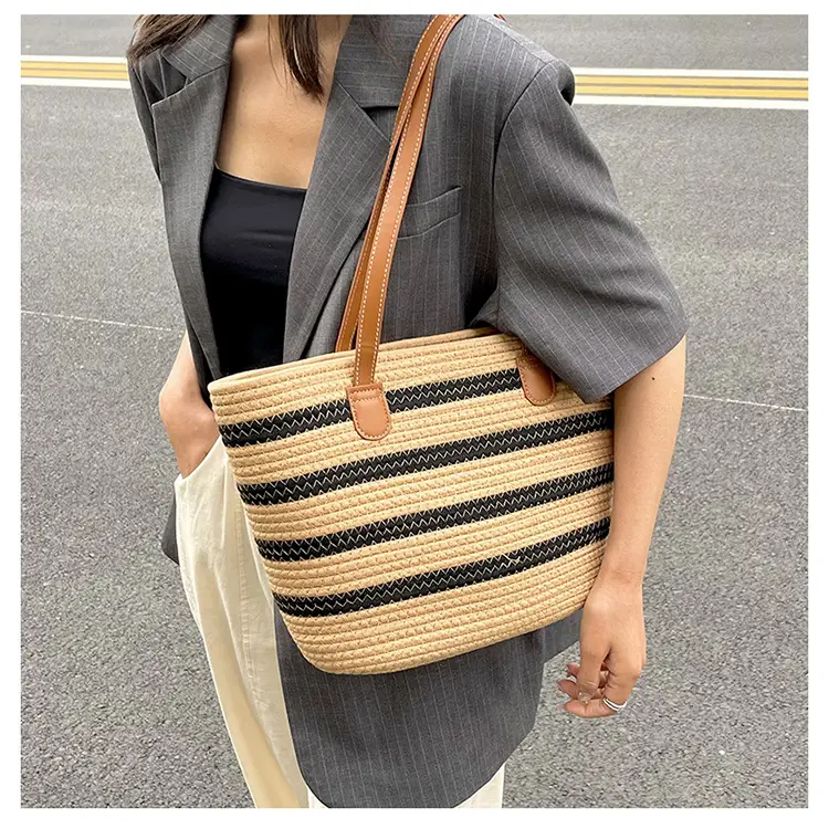 Women Woven Straw Shoulder Bag Large Capacity Textured Commuter Beach Bag — feature 34