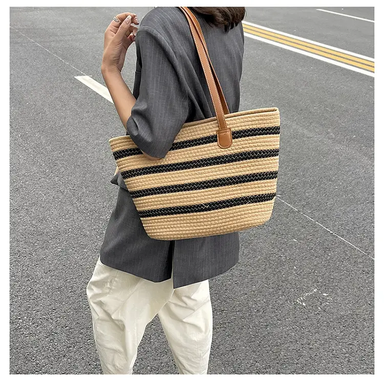 Women Woven Straw Shoulder Bag Large Capacity Textured Commuter Beach Bag — feature 35