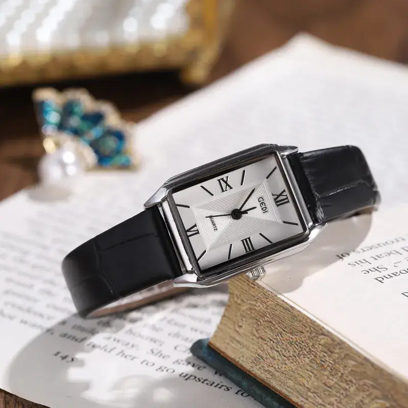 Vintage Brown Bamboo Belt Watch for Women - Image 4